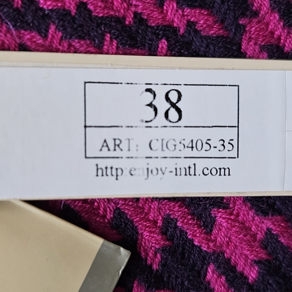 Enjoy Black and Pink skirt - Picture 2 of 6